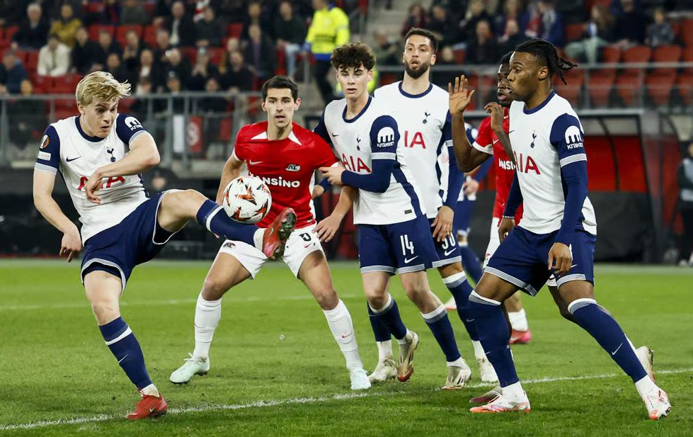 AZ Alkmaar vs Tottenham (00:45 – 07/03) | Xem lại trận đấu