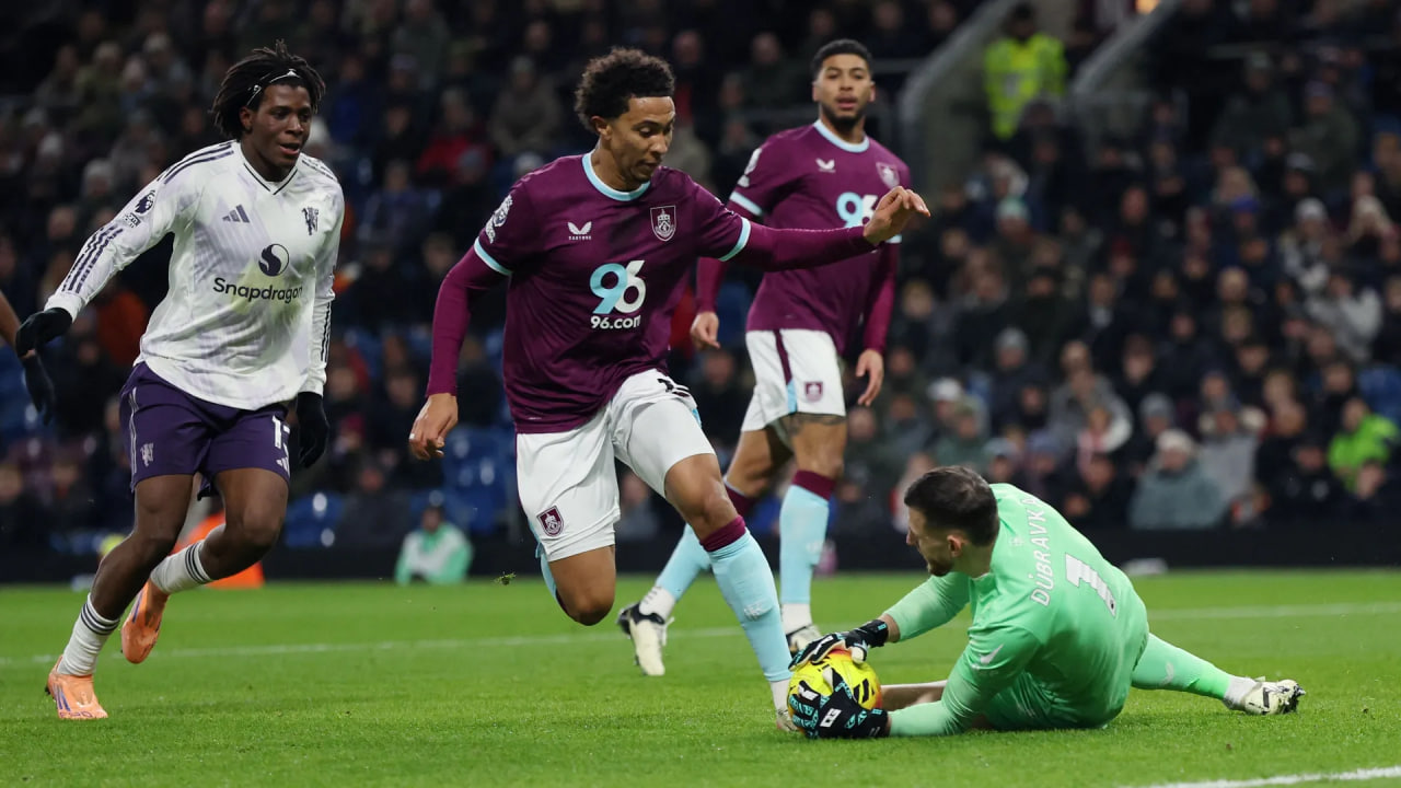 Burnley vs Manchester United (03:15 – 08/01) | Xem lại trận đấu