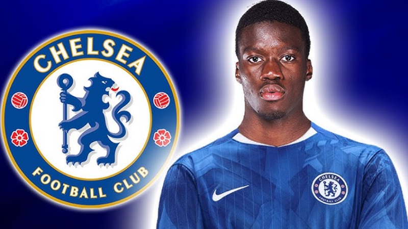 Chelsea kích hoạt phương án khẩn cấp nơi hàng thủ với Mamadou Sarr